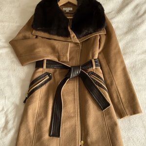 Wool coat 🧥 Via Spiga